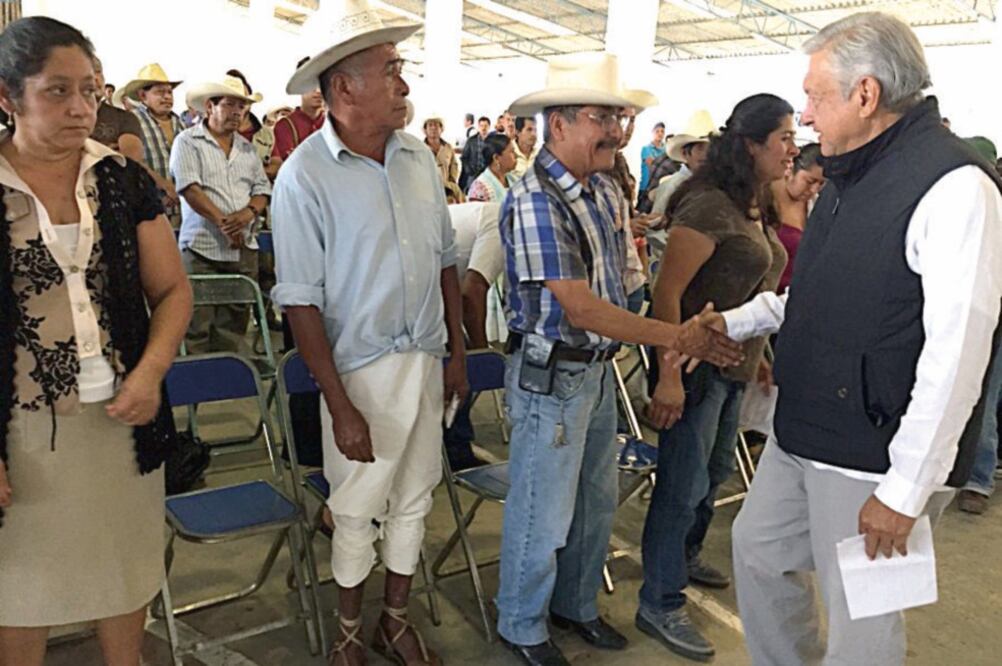 El presidente nacional de Morena, Andrés Manuel López Obrador, durante su gira de trabajo en Puebla, aseguró que los precandidatos de los distintos partidos pertenecen a la “mafia del poder” (TOMADA DE PÁGINA WEB DE ANDRÉS MANUEL LÓPEZ OBRADOR)