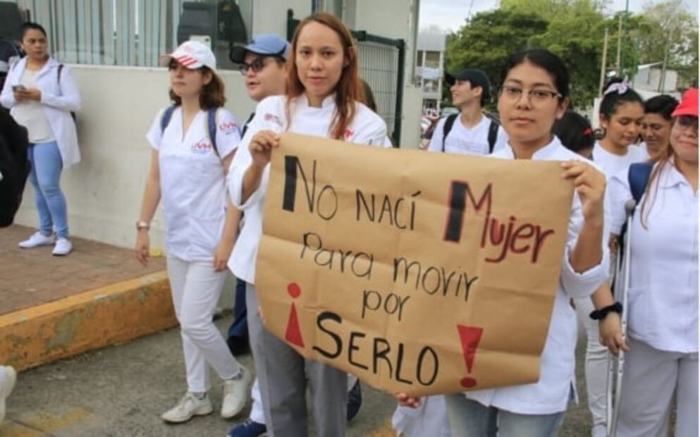 Marchan estudiantes en Tabasco por ataque a compañera; exigen seguridad