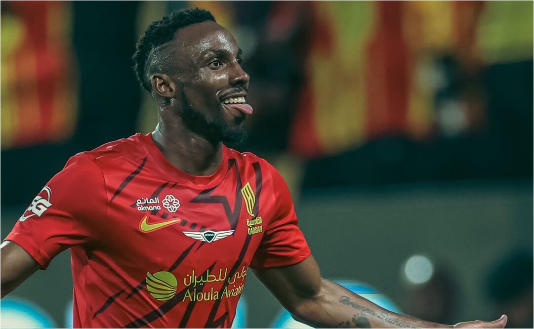 FOTO: Julian Quiñones no se achica ante Cristiano Ronaldo y Karim Benzema - @julian_quiones3