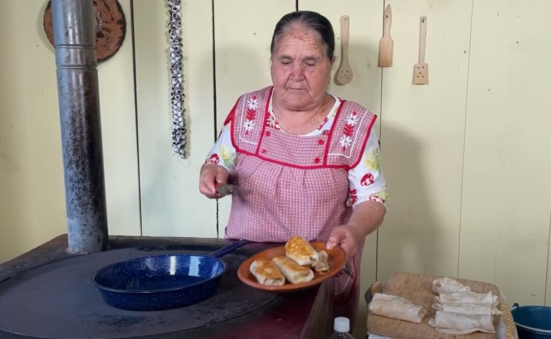 Esta es la receta que Doña Ángela les hace a sus nietos. Imagen: YouTube “De mi rancho a tu cocina”