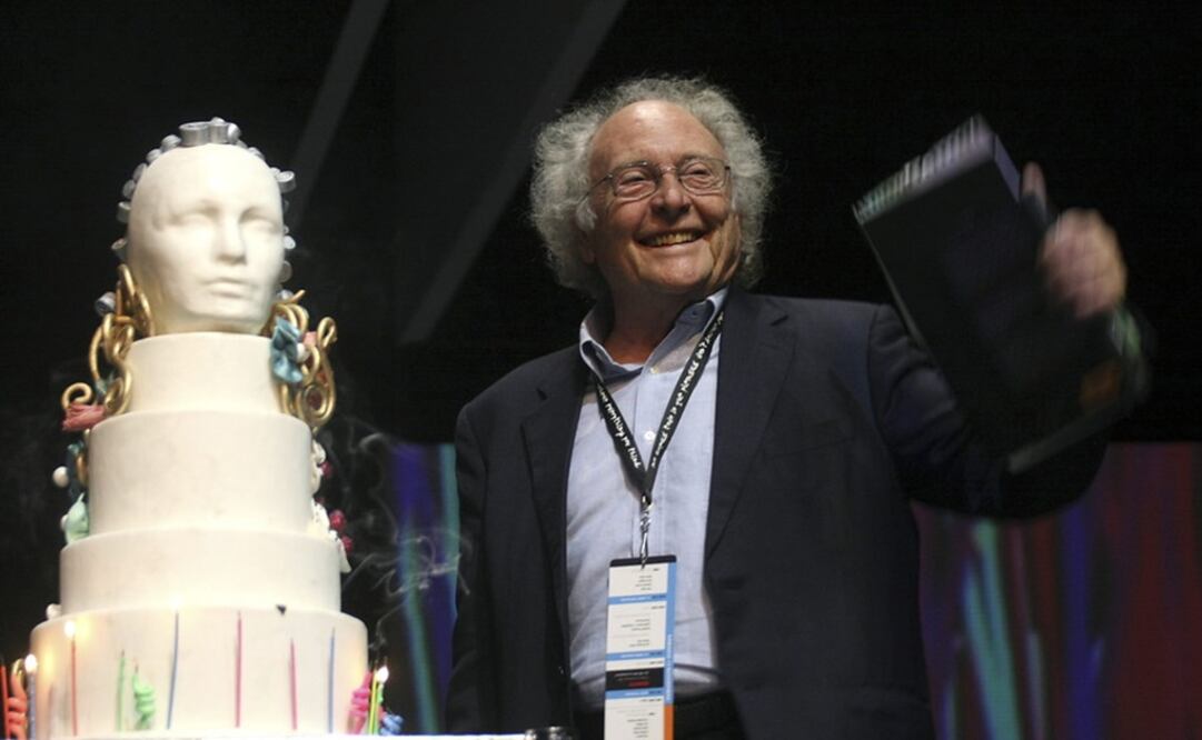 El divulgador Eduard Punset, conductor de Redes, participó en una conferencia en México en la Universidad Autónoma de Puebla  (Foto: Archivo EFE / Francisco Guasco)