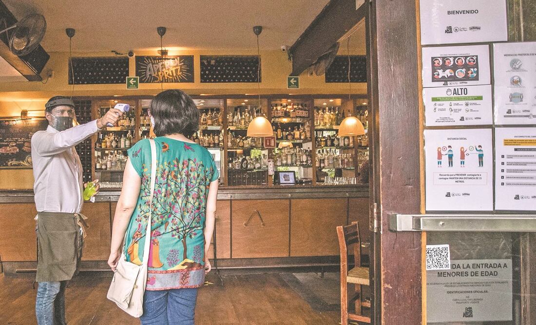 Los comercios deberán colocar el código QR en la entrada. Foto: ARCHIVO EL UNIVERSAL