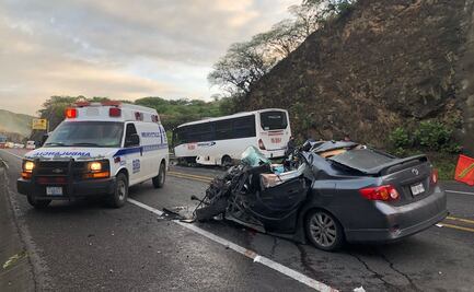 Choque entre camión y auto deja una mujer sin vida y 6 lesionados en Silao, Guanajuato