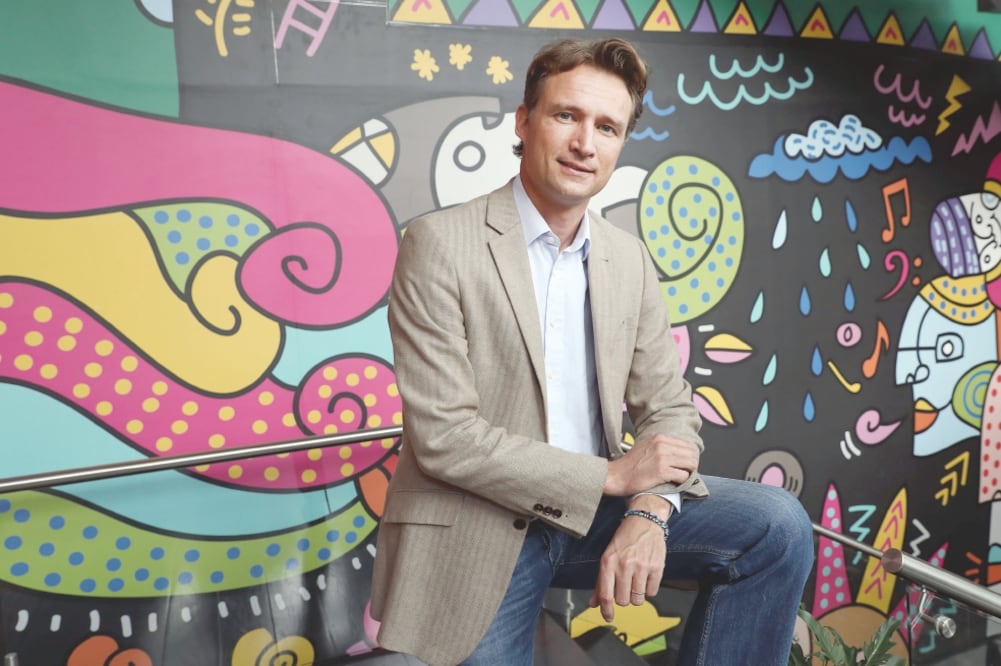 Por una chela, chocan Heineken y Modelo