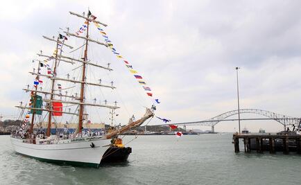 Cae cadete de la Marina de buque en aguas de la India