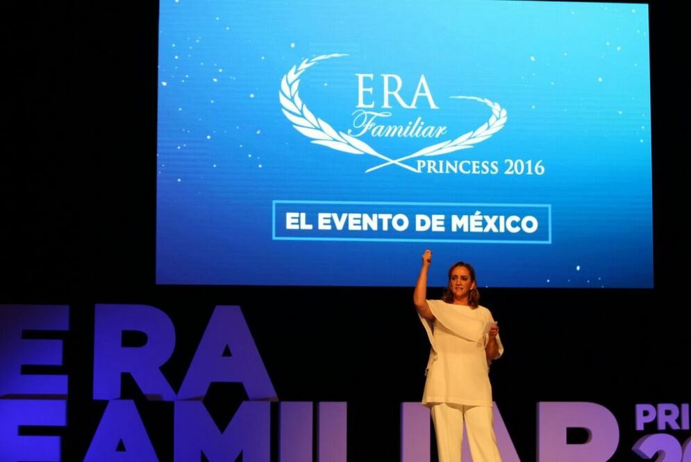 Imagen tomada del Twitter de Claudia Ruiz Massieu