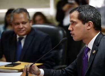 Guaidó anuncia creación de un "centro de Gobierno" con Leopoldo López a cargo