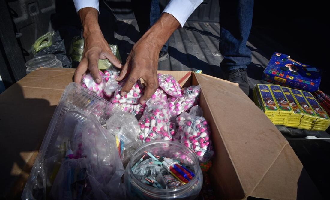 Alcalde de Ahome en Sinaloa advierte clausura a negocios que vendan pirotecnia; aseguran 8 kilos de estos artículos. Foto: Especial