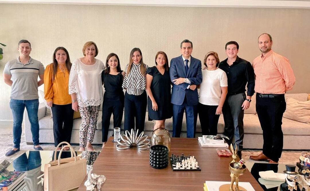 El gobernador electo Samuel García Sepúlveda sostuvo una reunión con los integrantes de la bancada de Movimiento Ciudadano en la próxima legislatura local. Foto: Twitter @MovCiudadanoNL 