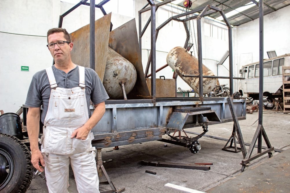 Gerardo Nungaray, quien tiene 45 años de edad, confía en que pueda comecializar su invento, con la implementación de la reforma energética (JUAN ORTEGA)