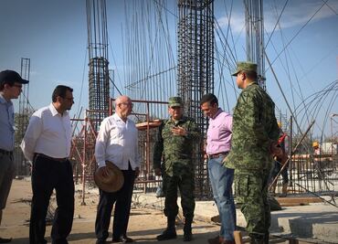 Narro Robles supervisa obras de hospital dañado por sismo en Oaxaca