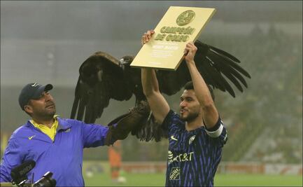 Henry Martín recibe emotivo homenaje en el Estadio Azteca pro el título de goleo