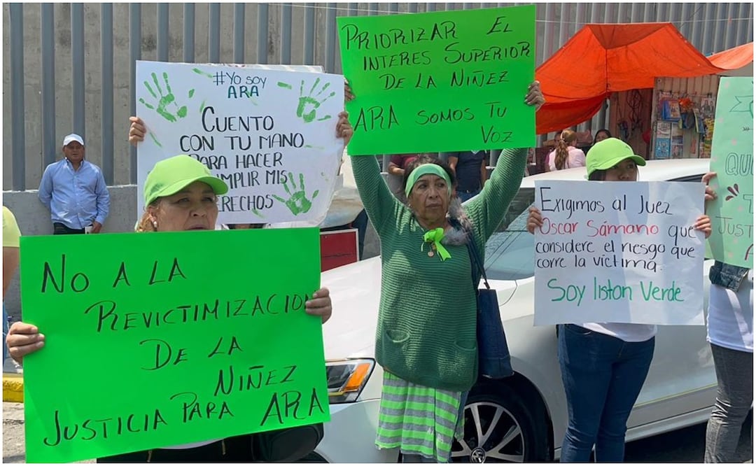 Familiares, amigos y vecinos de Ara mantienen manifestación fuera del Penal de Barrientos. Foto: Especial