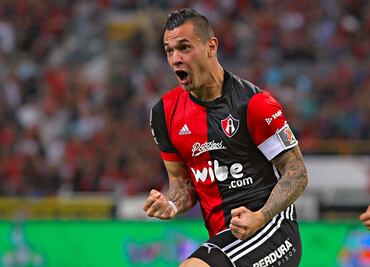 Atlas derrota al Puebla y se aleja del descenso