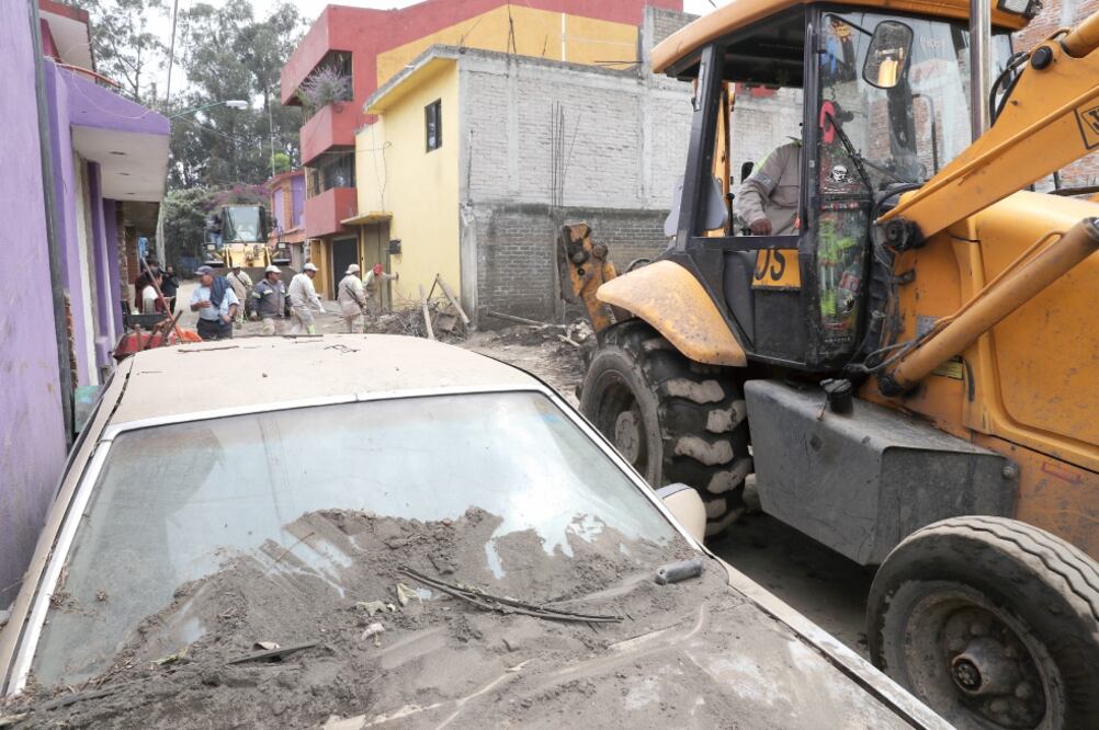 Hace una semana se desbordó el río San Buenaventura, en la delegación Xochimilco; viviendas, carros y muebles resultaron afectados. (JUAN CARLOS REYES. EL UNIVERSAL)