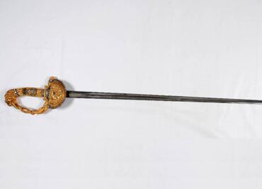 Roban espada del siglo XIX en museo de Chile