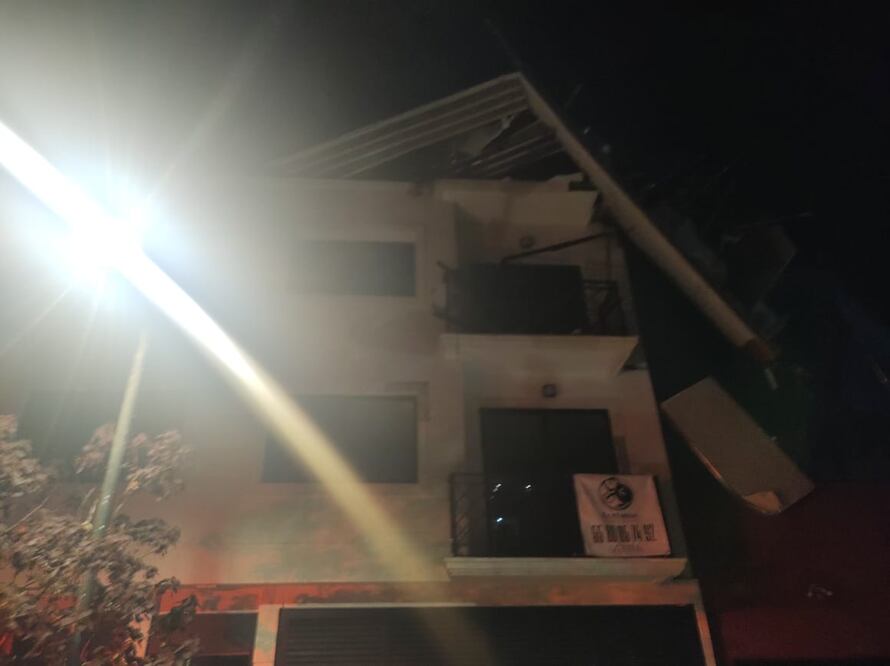 Bomberos de la CDMX acuden a Narvarte por explosión de gas en edificio