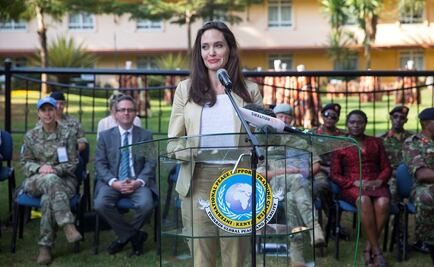 Angelina Jolie visita a niñas refugiadas en Kenia