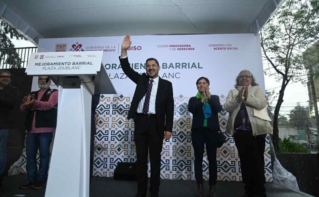 El mandatario explicó que el proyecto consiste en acciones de mejora integral urbana, accesibilidad universal mediante rampas y arreglo de escalones rotos al interior de la plaza. Foto: Especial