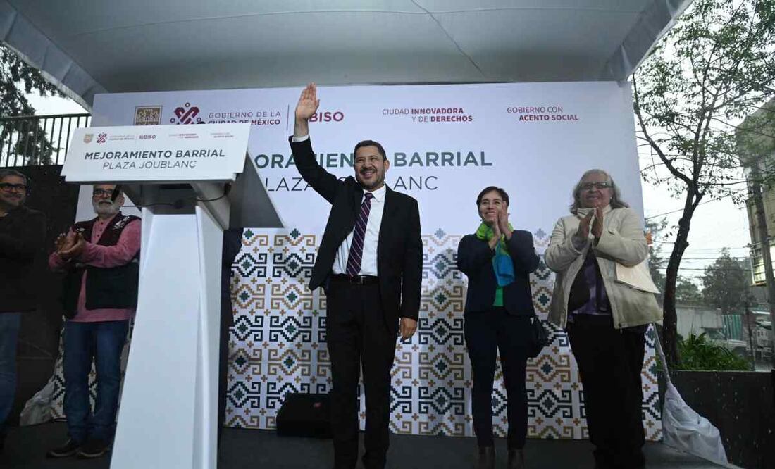 El mandatario explicó que el proyecto consiste en acciones de mejora integral urbana, accesibilidad universal mediante rampas y arreglo de escalones rotos al interior de la plaza. Foto: Especial