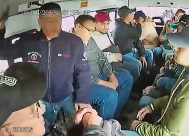 Captan asalto a pasajeros de una combi y presunta extorsión a chofer