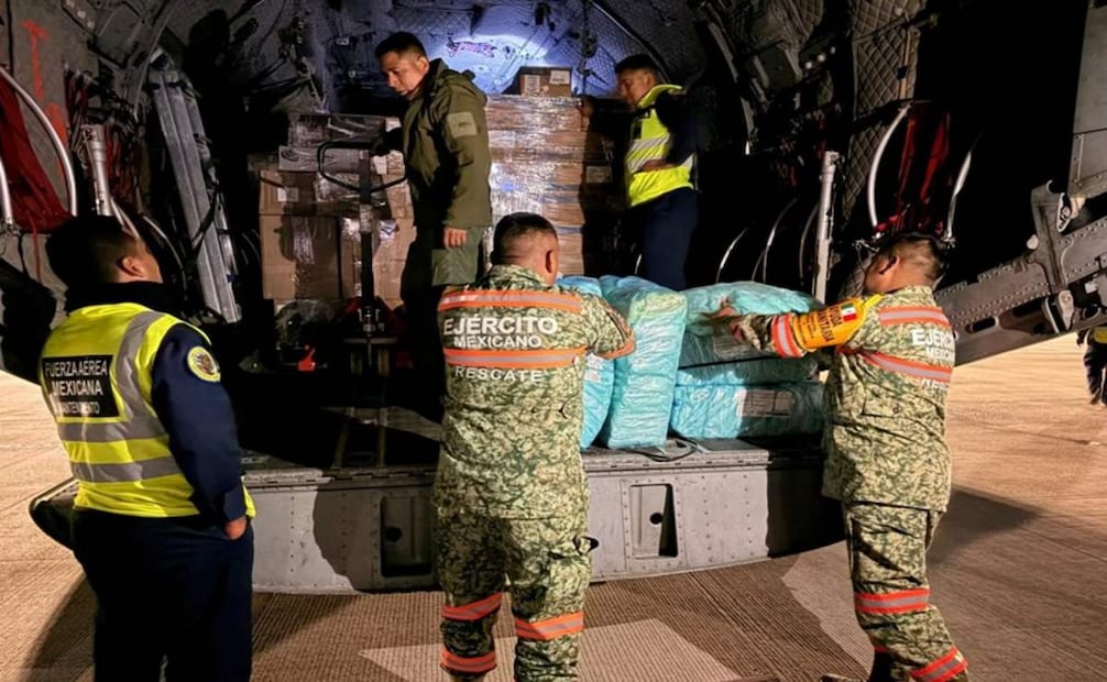 Defensa continúa el puente aéreo de ayuda humanitaria hacia Colombia. Foto: Especial