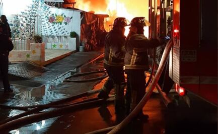 Se registra incendio en predio de Tacuba