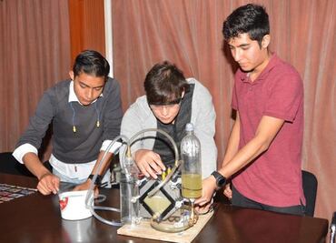 Estudiantes mexicanos transforman agua en combustible