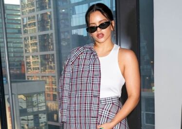 Rosalía lanza línea de belleza en colaboración con MAC