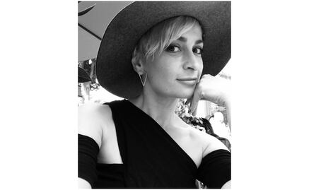 'Con suerte el tiempo aliviará nuestro dolor', dice la hermana de Halyna Hutchins