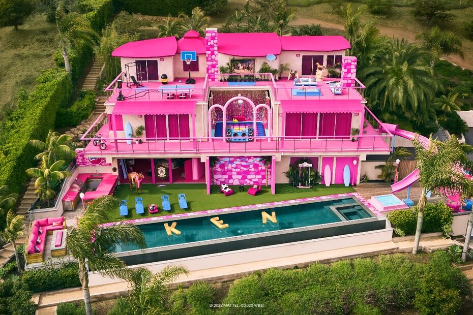 Hospédate en la Casa de Barbie en Malibú