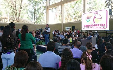 Voy a contratar a "Ricky Riquín Canallín" como traductor: "El Bronco"