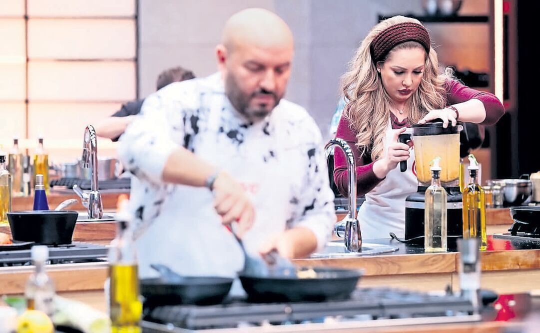 La producción de Azteca se detuvo por el contagio de varios participantes. Foto: Diego Simón y Juan Boites. El Universal. Netflix. AFP y EFE