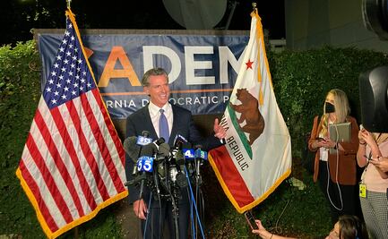 Gobernador de California sobrevive a referéndum revocatorio