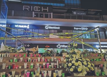 Sin justicia a un año del desplome del vidrio de barandal del bar Rich en SLP; murieron dos jóvenes