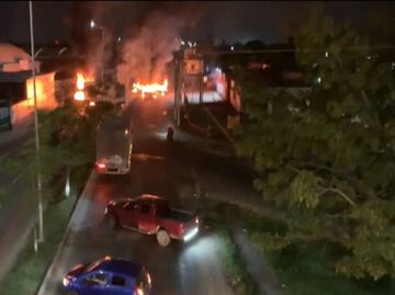 Balazos y quema de vehículos causan pánico y operativo policiaco en Tabasco