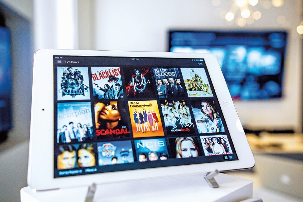 Según un estudio de IAB México hecho el año pasado, 87% de las personas utilizan internet para ver videos cortos, 81% clips musicales y 49% películas (ARCHIVO EL UNIVERSAL)