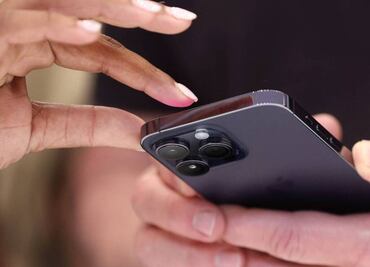 66% de los jóvenes comparte "nudes"; ¿cuáles son los riesgos?