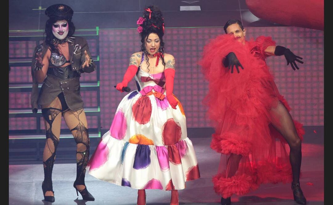 Mon Laferte en su concierto en el Auditorio Nacional. Foto: Clasos.