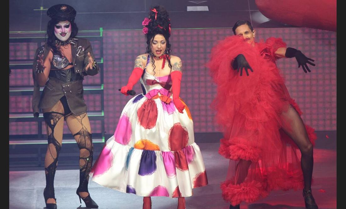 Mon Laferte en su concierto en el Auditorio Nacional. Foto: Clasos.