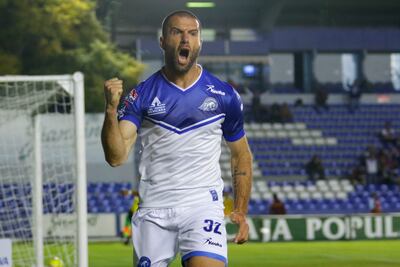 “Tito” Villa anuncia su retiro del futbol 