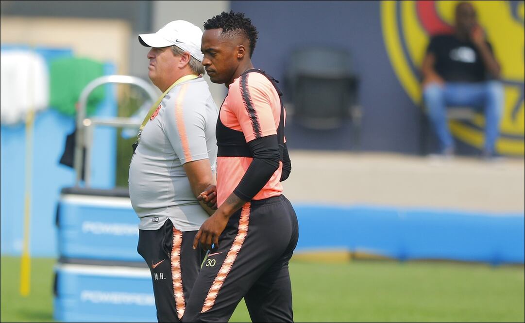 Miguel Herrera y Renato Ibarra. Foto: Imago 7