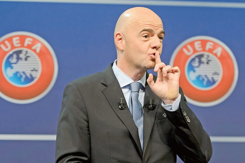 Infantino aún no cumple seis meses en el cargo y ya es investigado (JEAN-CHRISTOPHE BOTT. EFE)