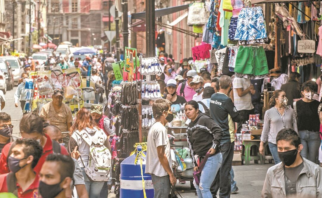 Entre las reglas que infringieron los comerciantes están el obstruir entradas de negocios, pasos peatonales, arroyos vehiculares, hospital y escuela, entre otras. Foto: Archivo/EL UNIVERSAL