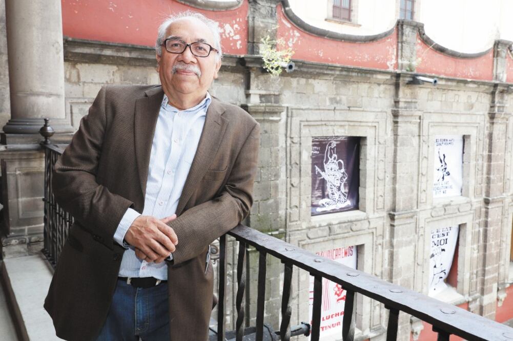 La exposición 1968: Palabras e imágenes que transformaron al mundo es curada por el historiador Agustín Sánchez. Foto: BERENICE FREGOSO. EL UNIVERSAL