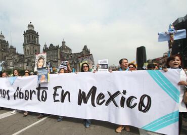 Protestan contra el aborto en Palacio Nacional; "¡déjalos nacer!", piden
