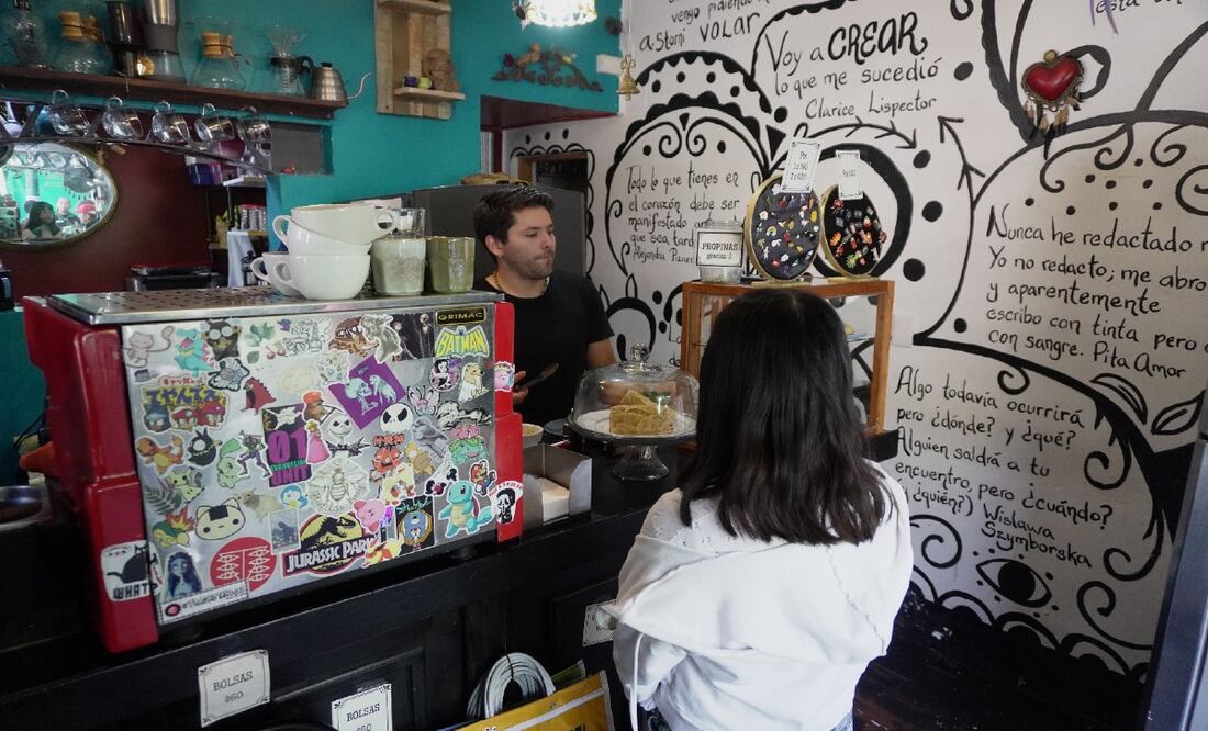 Vocablo: Café y Poesía es una cafetería encomendada a la difusión de la poesía, y otros tipos de arte, que resalta por ser las palabras quienes se apoderan de este espacio. Foto: Diego Prado / EL UNIVERSAL