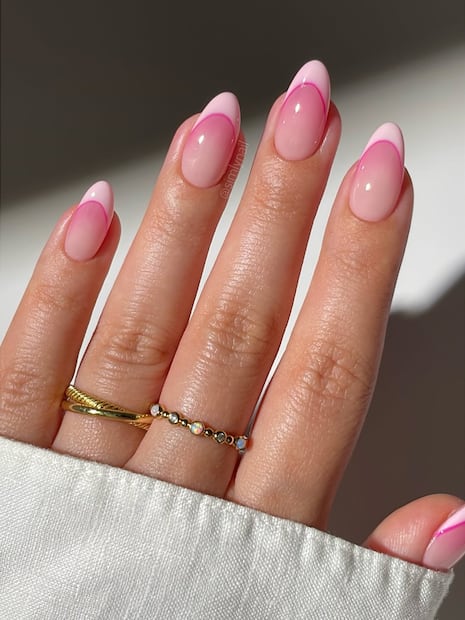 Muy clásica, pero en rosa. Foto: Instagram @simlynail