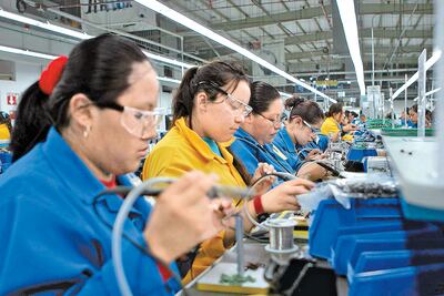 Crece 4.9% empleo en establecimientos manufactureros: Inegi