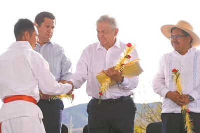 Competirá Insabi con estados no adheridos: AMLO